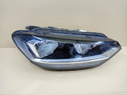 LAMPA FAR DESNA STRANA VW TOURAN III 3 5TA 15-