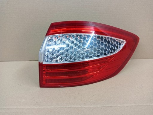 LAMPA FAR DESNA STRANA ZADNJA ZADNJI FORD MONDEO MK4 KARAVAN 07-10R