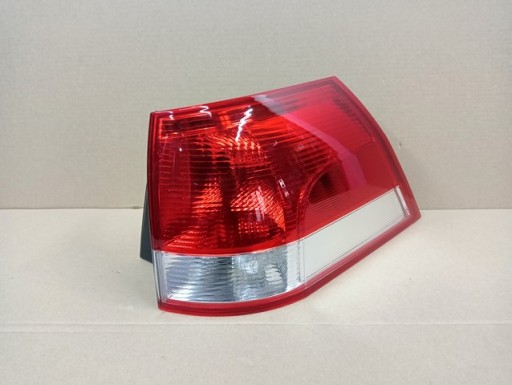 LAMPA FAR DESNA STRANA ZADNJA ZADNJI OPEL VECTRA C KARAVAN REDIZAJN 05-08R