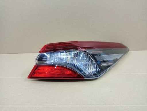 LAMPA FAR DESNA STRANA ZADNJA ZADNJI LED TOYOTA CAMRY VIII 8 15-