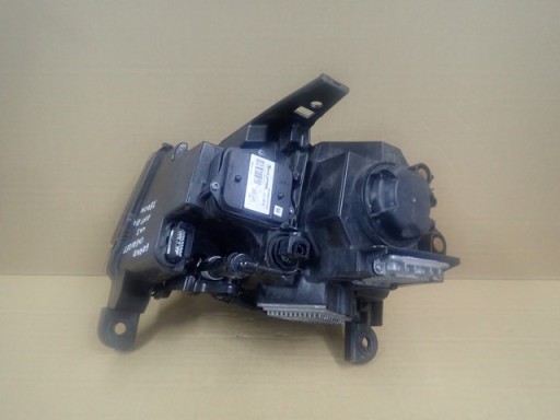 LAMPA FAR DESNA STRANA JEEP GRAND CHEROKEE WK2 XENON REDIZAJN 17- LAMPA FAR DESNA STRANA JEEP GRAND CHEROKEE WK2 XENON REDIZAJN 17-
