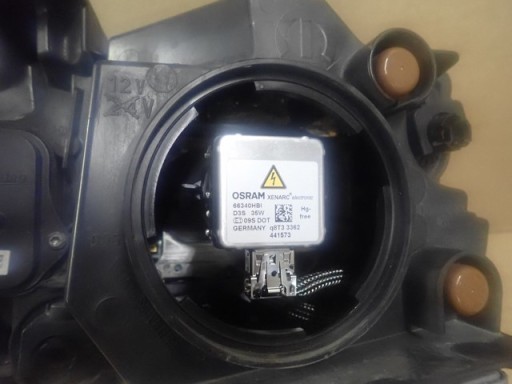 LAMPA FAR DESNA STRANA JEEP GRAND CHEROKEE WK2 XENON REDIZAJN 17- LAMPA FAR DESNA STRANA JEEP GRAND CHEROKEE WK2 XENON REDIZAJN 17-