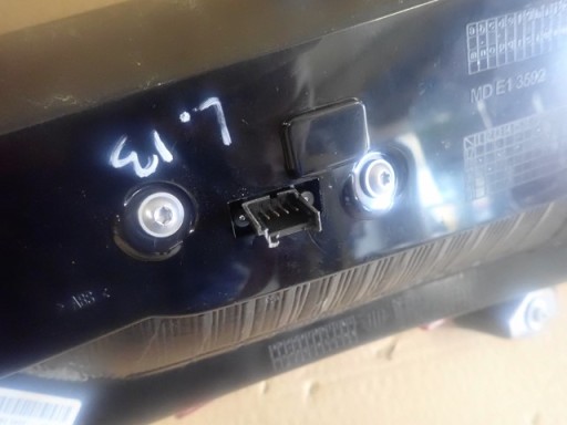 LAMPA FAR LIJEVA STRANA DESNA ZADNJA  ZADNJI BMW I3 I01 2013-