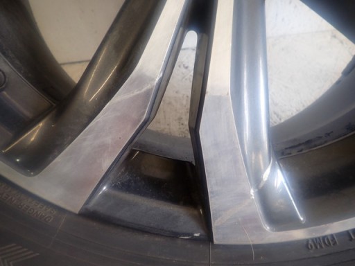 ALUMINIJSKA FELGA LEXUS RX GS IS 20X8 ET30 5X114,3