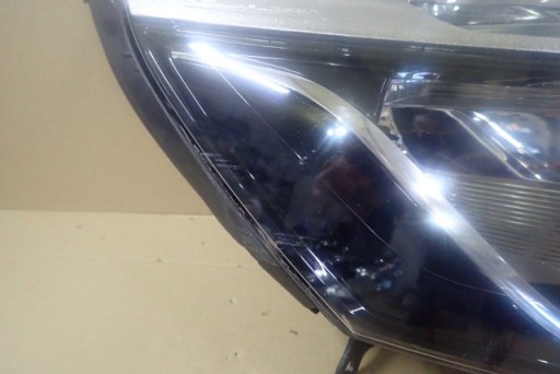 LAMPA FAR DESNA STRANA RENAULT CLIO 4 IV 12-16R LAMPA FAR DESNA STRANA RENAULT CLIO 4 IV 12-16R