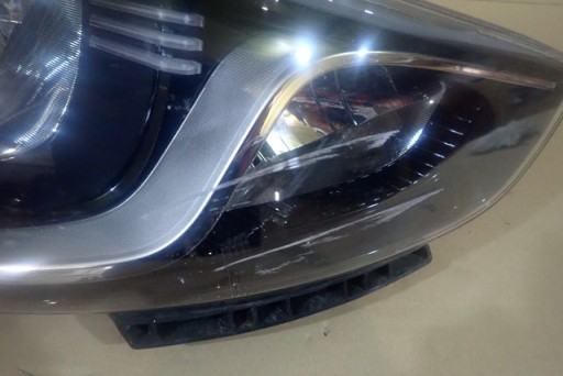 LAMPA FAR DESNA STRANA HYUNDAI IX20 2010-