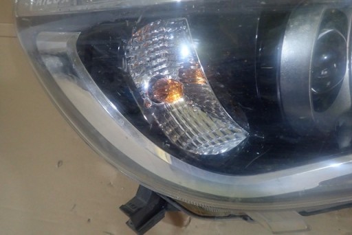 LAMPA FAR DESNA STRANA TOYOTA HILUX VIII LED 2015-