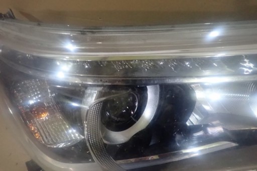 LAMPA FAR DESNA STRANA TOYOTA HILUX VIII LED 2015-