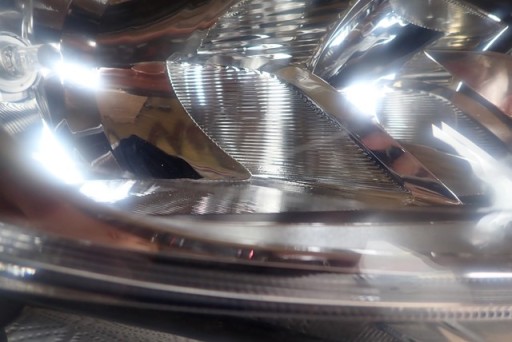LAMPA FAR DESNA STRANA FORD FIESTA MK8