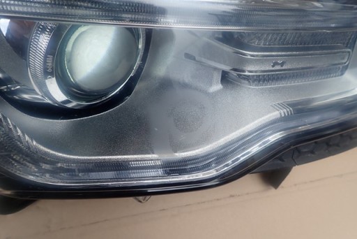 LAMPA FAR DESNA STRANA XENON JEEP CHEROKEE WK2 14-