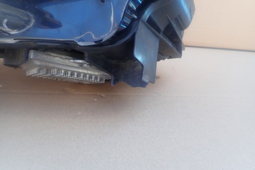 LAMPA FAR LIJEVA STRANA XENON JEEP CHEROKEE WK2 14-
