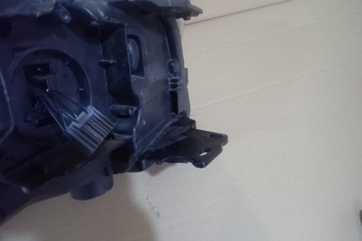 LAMPA FAR LIJEVA STRANA XENON FORD KUGA MK2 REDIZAJN LED 16-