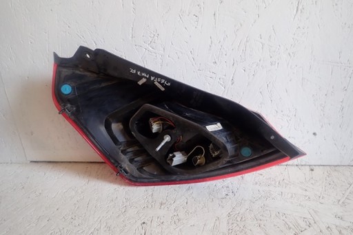 LAMPA FAR DESNA STRANA ZADNJA ZADNJI FORD FIESTA MK7 REDIZAJN