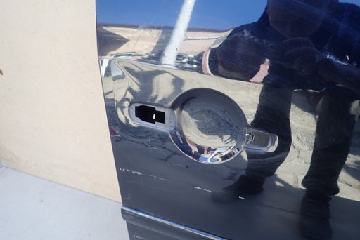 VRATA DESNA PREDNJA STRANA VW TOURAN 1T 03- VRATA DESNA PREDNJA STRANA VW TOURAN 1T 03-
