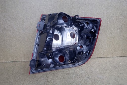 LAMPA FAR LIJEVA STRANA ZADNJA  ZADNJI SKODA RAPID REDIZAJN REDIZAJNBACK 5J