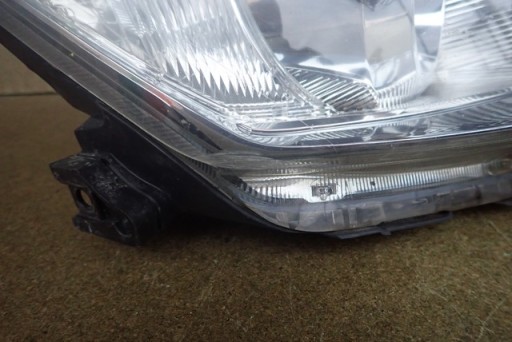 LAMPA FAR DESNA STRANA TOYOTA RAV4 RAV-4 09- LAMPA FAR DESNA STRANA TOYOTA RAV4 RAV-4 09-