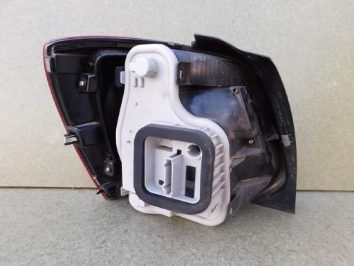 LAMPA FAR DESNA STRANA ZADNJI ZADNJA VW VOLKSWAGEN POLO 6R 09-13R