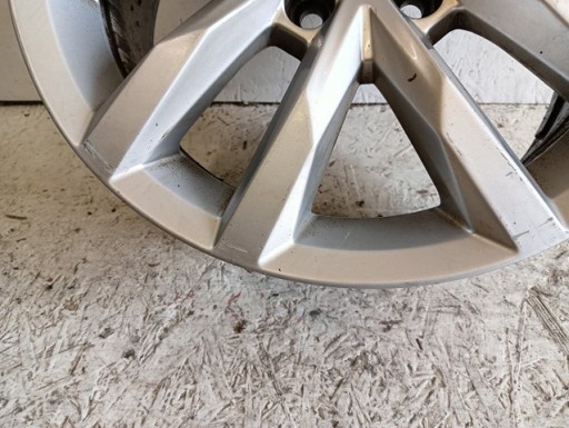 ALUMINIJSKA FELGA VW PASSAT B8 3G0601025BM 16X6,5 ET41 5X112