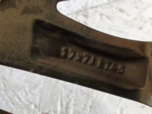 ALUMINIJSKA FELGA TOYOTA AURIS II AVENSIS 17X7 ET45 5X114,3