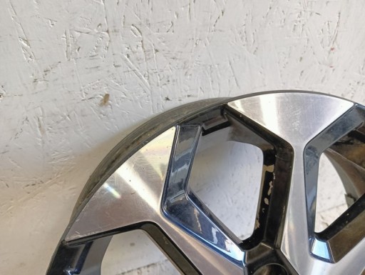 ALUMINIJSKA FELGA TOYOTA AYGO 42611-0H050 15X4,5 ET35 4X100