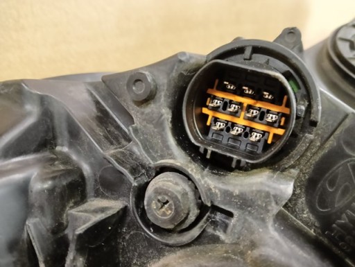 LAMPA FAR LIJEVA STRANA HYUNDAI IX20 LEČA 2010-2015R