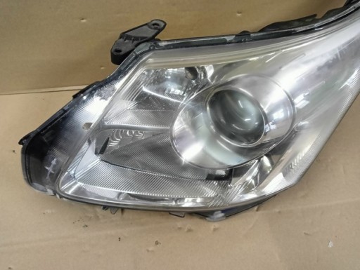 LAMPA FAR LIJEVA STRANA TOYOTA AVENSIS T27 III 2009-2012R
