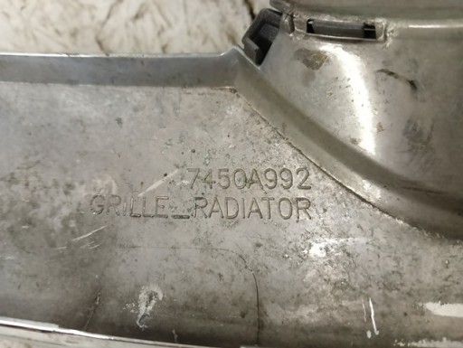 MASKA GRIL MITSUBISHI OUTLANDER III 3 15-