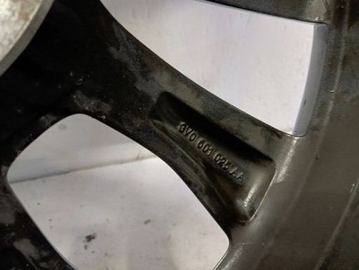 ALUMINIJSKA FELGA SKODA SUPERB III 3 RS VRS 3V 19X8J ET44 5X112