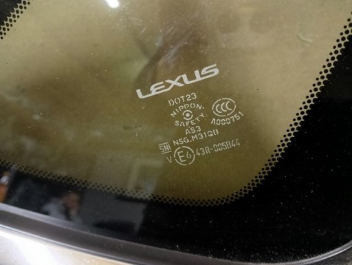 TROKUT STAKLO ZADNJA DESNA STRANA ZADNJI LEXUS NX 14- TROKUT STAKLO ZADNJA DESNA STRANA ZADNJI LEXUS NX 14-