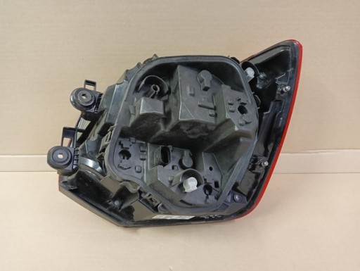 LAMPA FAR LIJEVA STRANA ZADNJA  ZADNJI AUDI A2 II 81A 16-