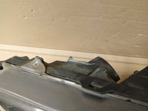 LAMPA FAR LIJEVA STRANA TOYOTA HILUX VIII 8 REDIZAJN 20-