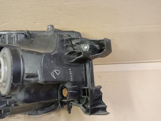 LAMPA FAR LIJEVA STRANA TOYOTA HILUX VIII 8 REDIZAJN 20-