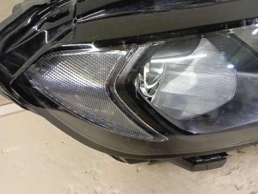 LAMPA FAR DESNA STARIRANA FORD ECOSPORT STARI TAMNA REDIZAJN 17-