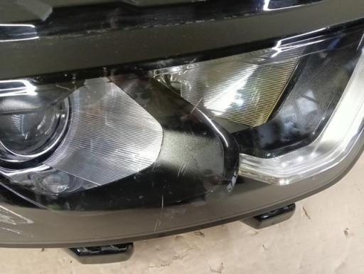 LAMPA FAR DESNA STARIRANA FORD ECOSPORT STARI TAMNA REDIZAJN 17-