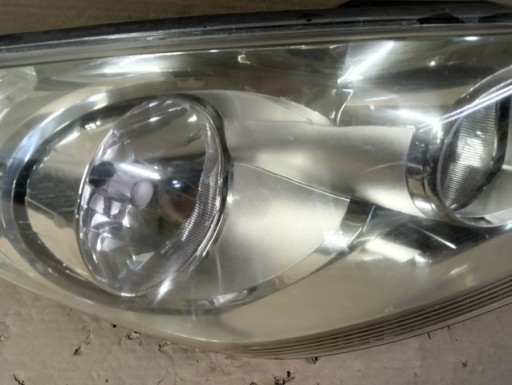 LAMPA FAR DESNA STRANA KIA VENGA 10-