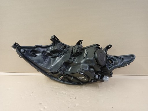 LAMPA FAR DESNA STRANA LED TOYOTA AURIS II 2 12-15R