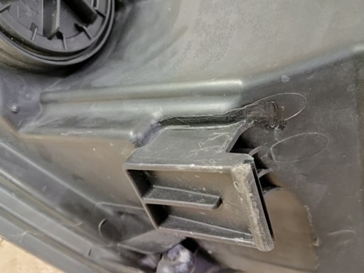 LAMPA FAR DESNA STRANA HYUNDAI IX20 IX-20 10-