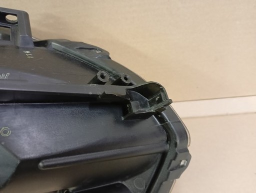 LAMPA FAR LIJEVA STRANA LEČA TOYOTA PRIUS III 3 REDIZAJN 12-15R