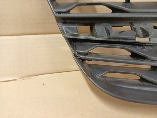MASKA GRIL OPEL ZAFIRA D VIVARO C 19-