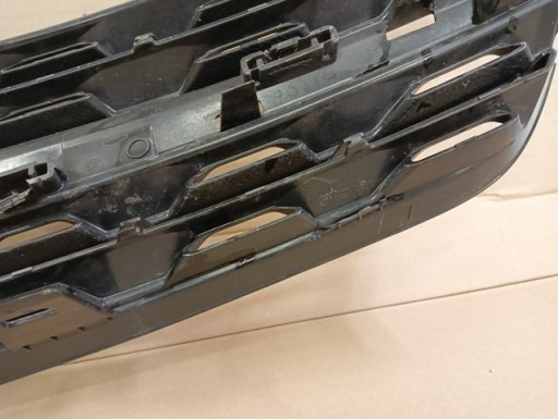 MASKA GRIL OPEL ZAFIRA D VIVARO C 19-