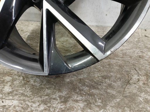ALUMINIJSKA FELGA SKODA SUPERB III 3 3V 18X8J ET44 5X112 ALUMINIJSKA FELGA SKODA SUPERB III 3 3V 18X8J ET44 5X112