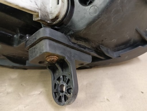 LAMPA FAR LIJEVA STRANA LEČA LED HYUNDAI I40 REDIZAJN 15-