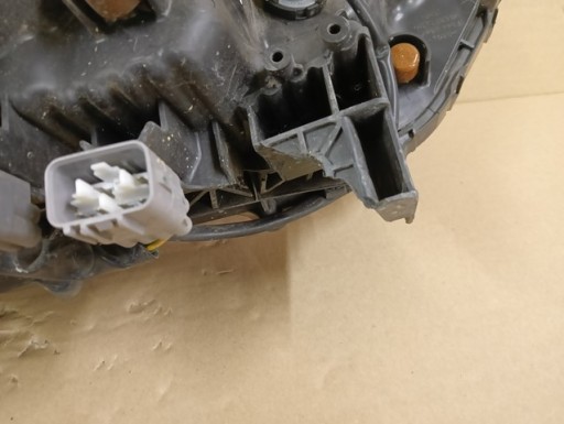 LAMPA FAR LIJEVA STRANA MITSUBISHI ASX 10- LAMPA FAR LIJEVA STRANA MITSUBISHI ASX 10-