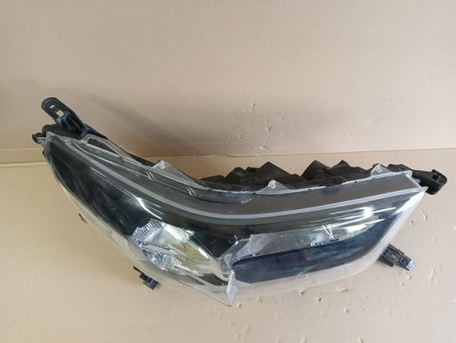 LAMPA FAR DESNA STRANA TOYOTA HILUX VIII 8 REDIZAJN 20-