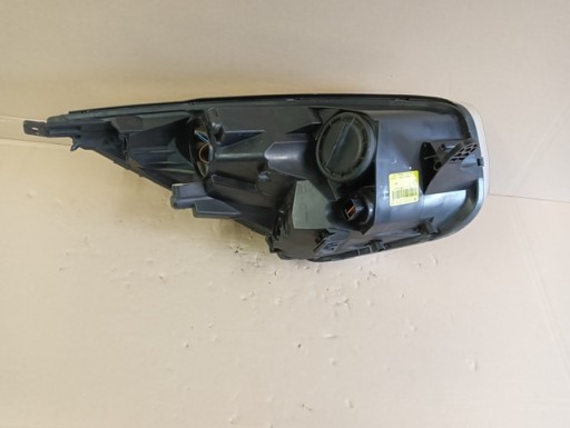 LAMPA FAR LIJEVA STRANA KIA VENGA 09-