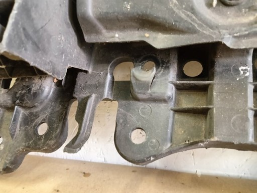 POKLOPAC ISPOD BRANIK PREDNJA STRANA TOYOTA IQ 08-