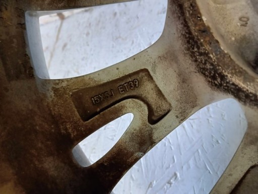 ALUMINIJSKA FELGA TOYOTA YARIS III 3 AYGO 15X5 ET39 5X100