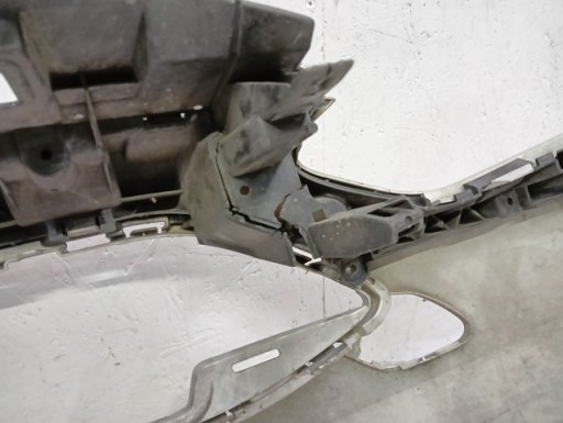 BRANIK PREDNJA STRANA FORD FOCUS MK3 REDIZAJN 14-
