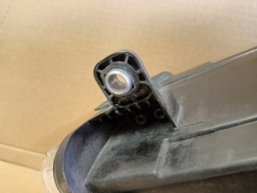LAMPA FAR DESNA STRANA VW CADDY IV 4 2K8 20- LAMPA FAR DESNA STRANA VW CADDY IV 4 2K8 20-