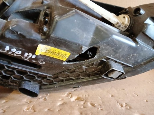 LAMPA FAR LIJEVA STRANA LEČA HYUNDAI I30 III 17-